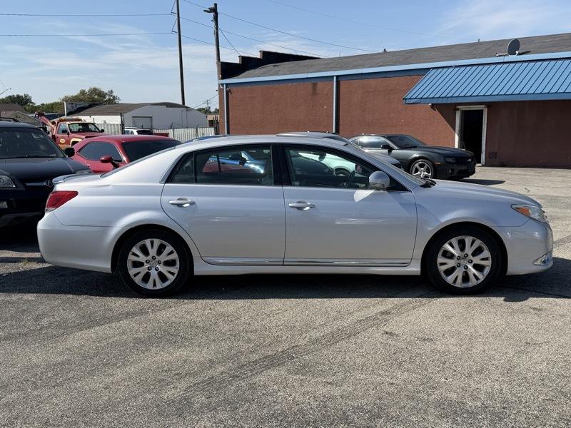 Toyota Avalon  2012