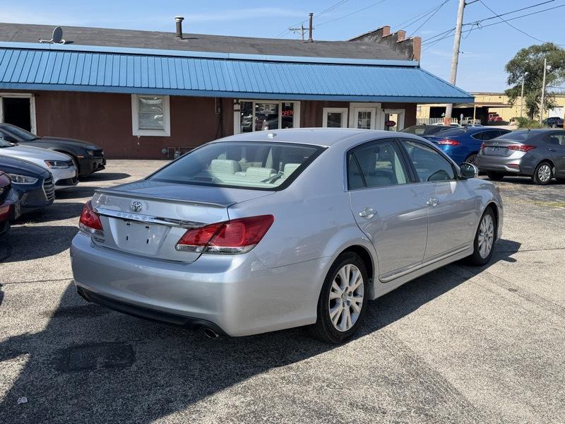 Toyota Avalon  2012