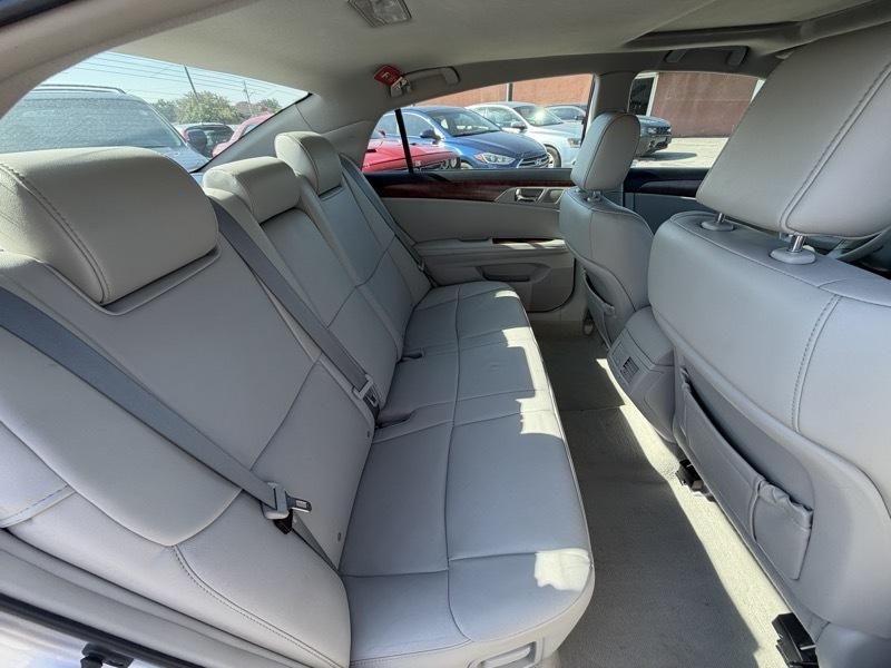 Toyota Avalon  2012