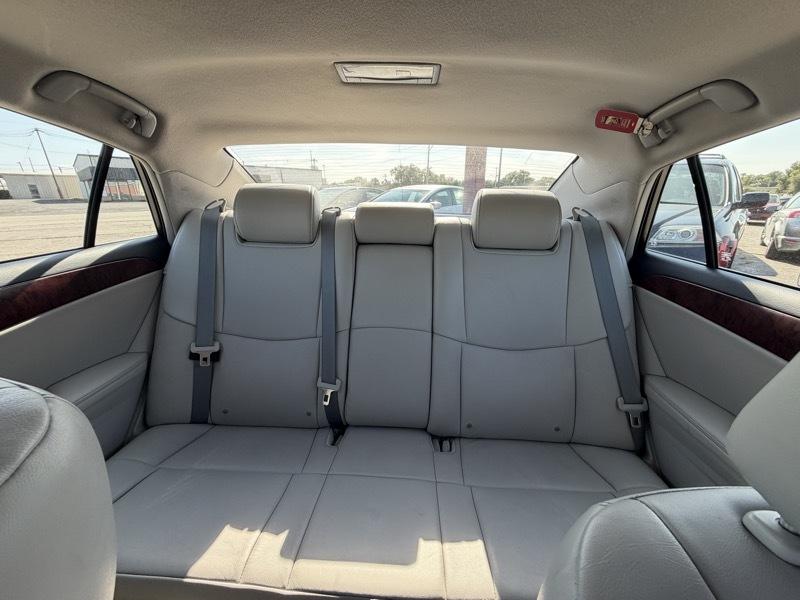Toyota Avalon  2012