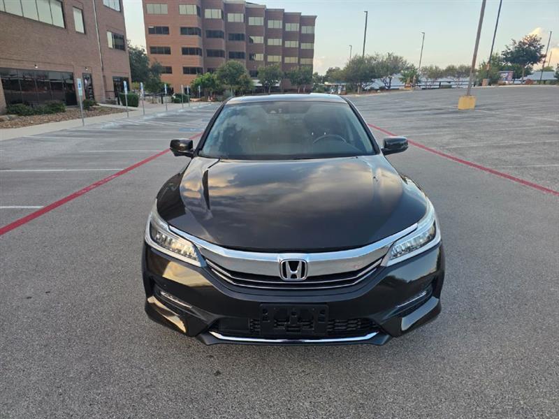 2017 Honda Accord Touring - Photo 2