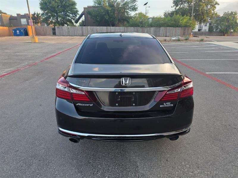 2017 Honda Accord Touring - Photo 5