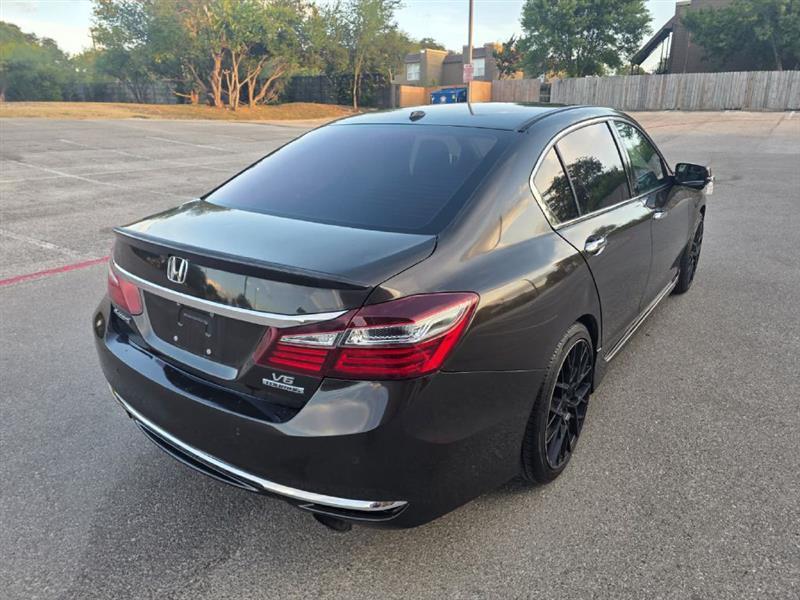 2017 Honda Accord Touring - Photo 7
