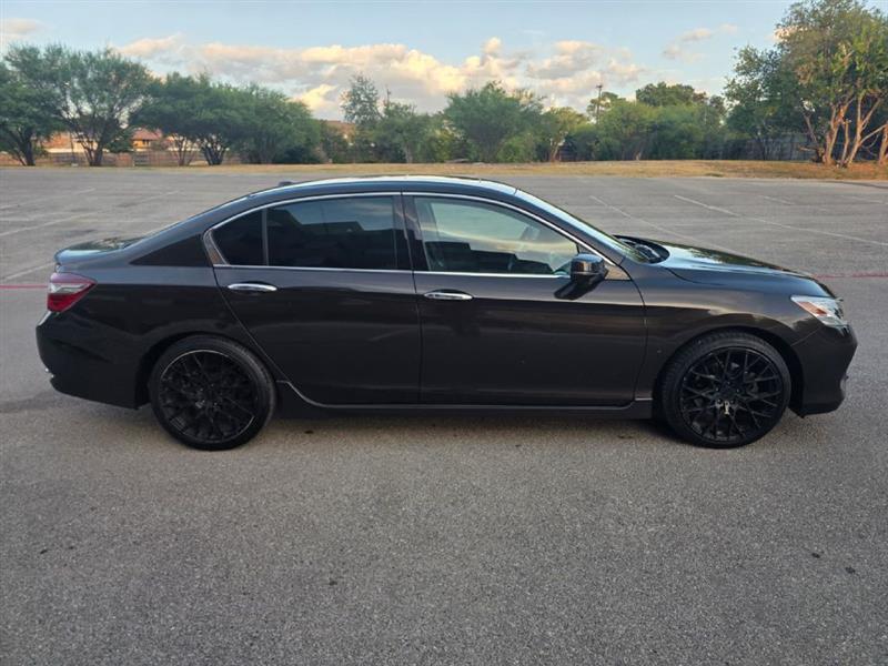 2017 Honda Accord Touring - Photo 8