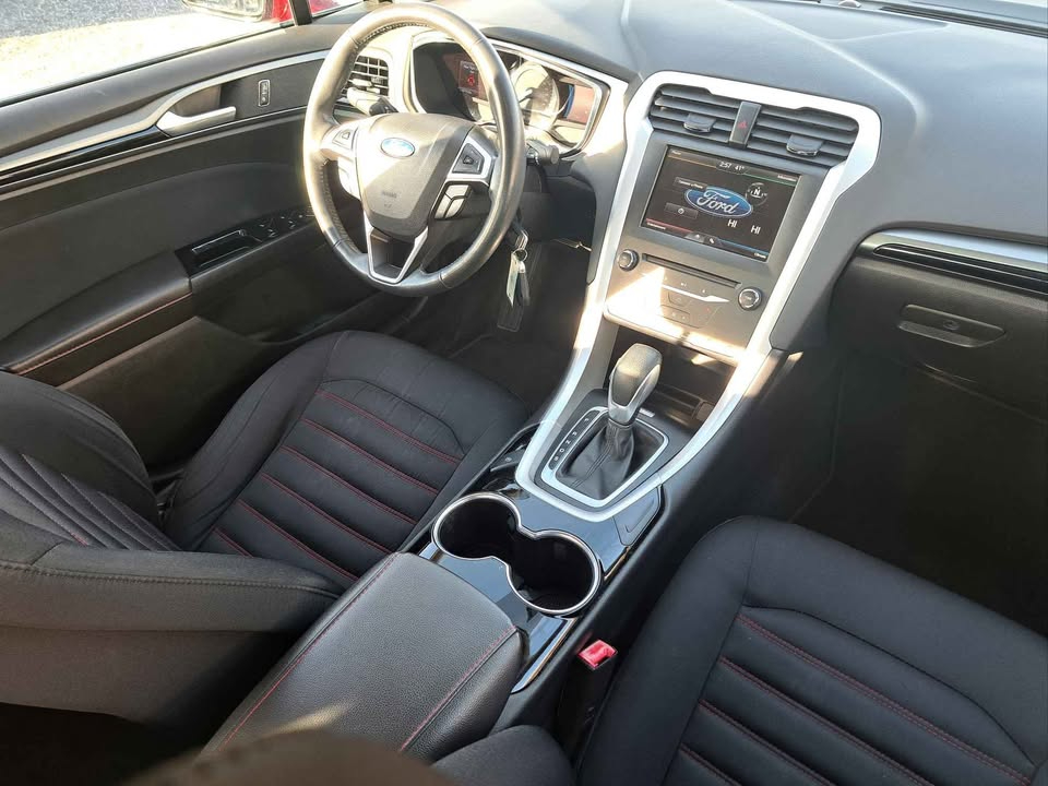 Ford Fusion SE 2015