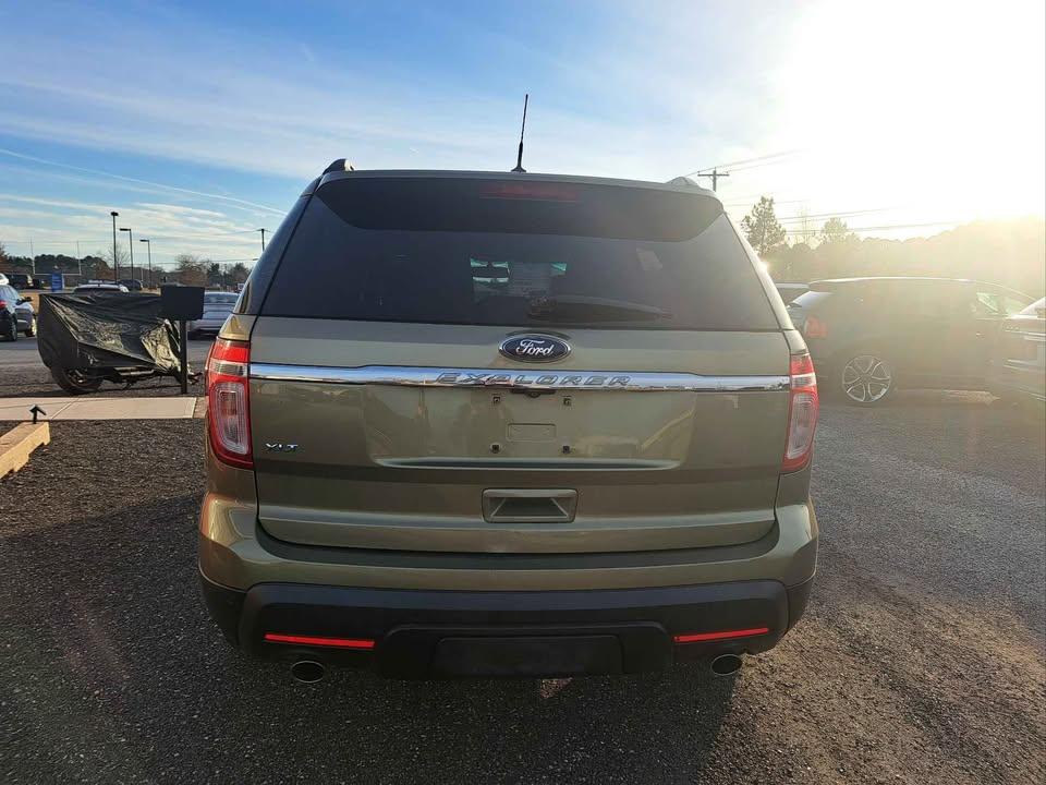 Ford Explorer XLT FWD 2012