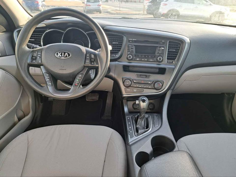 Kia Optima LX MT 2013