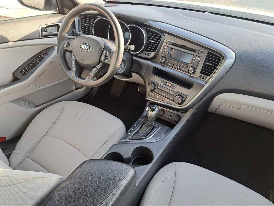 Kia Optima LX MT 2013