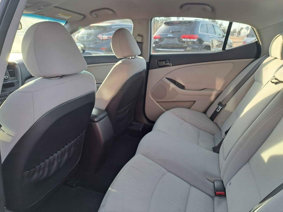 Kia Optima LX MT 2013