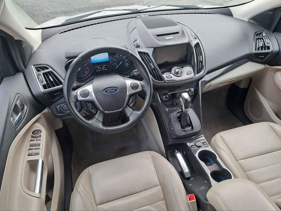 Ford Escape Titanium 4WD 2014
