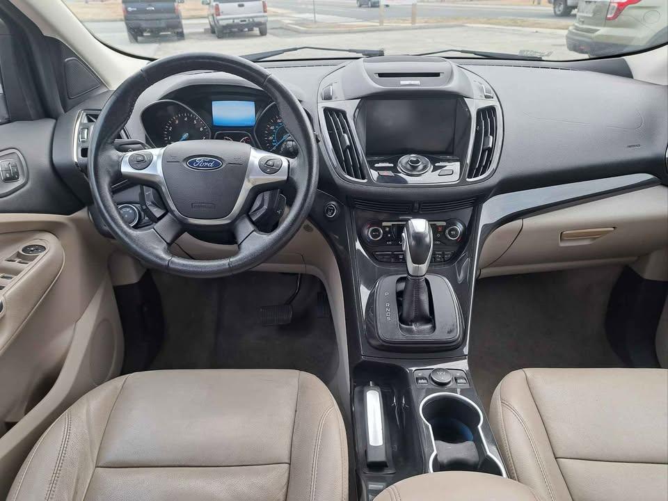 Ford Escape Titanium 4WD 2014