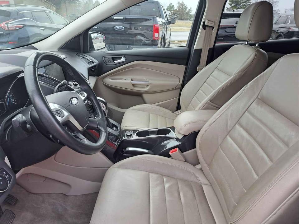 Ford Escape Titanium 4WD 2014