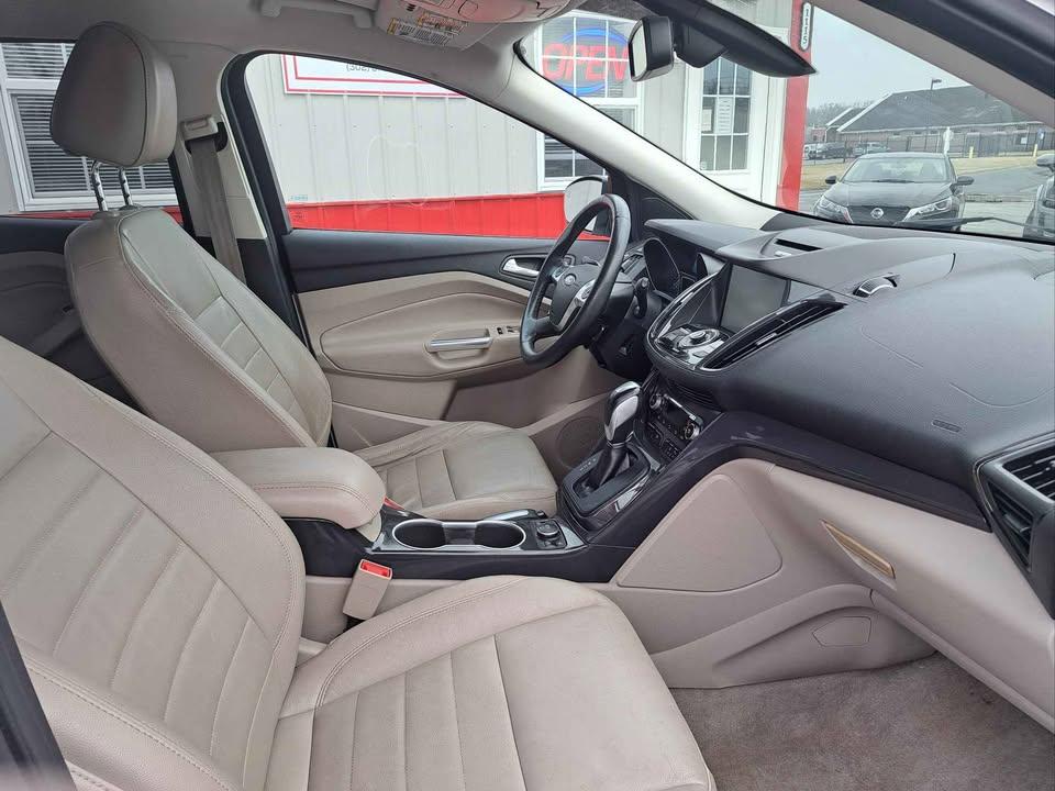 Ford Escape Titanium 4WD 2014