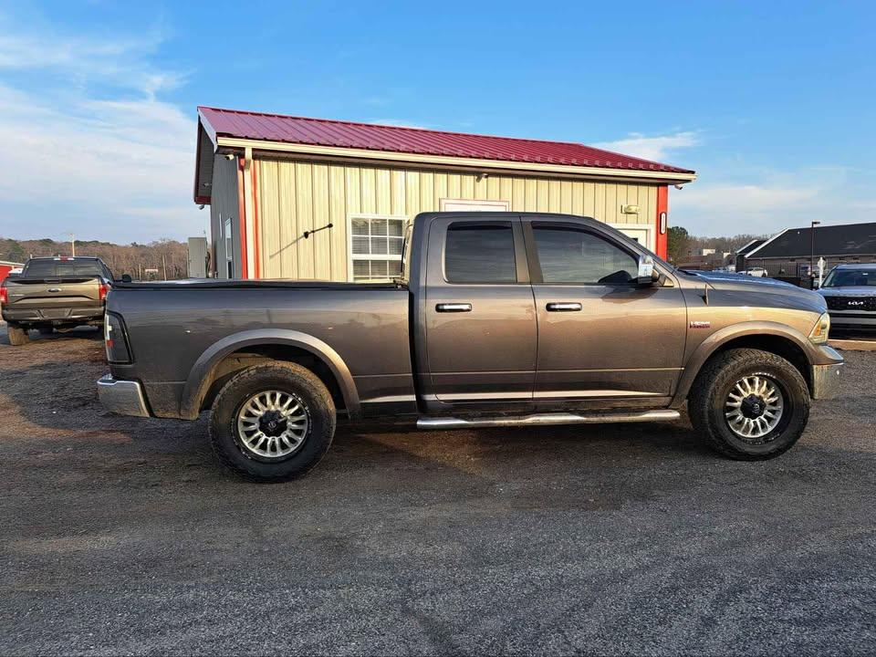RAM 1500 Laramie Quad Cab 2WD 2015