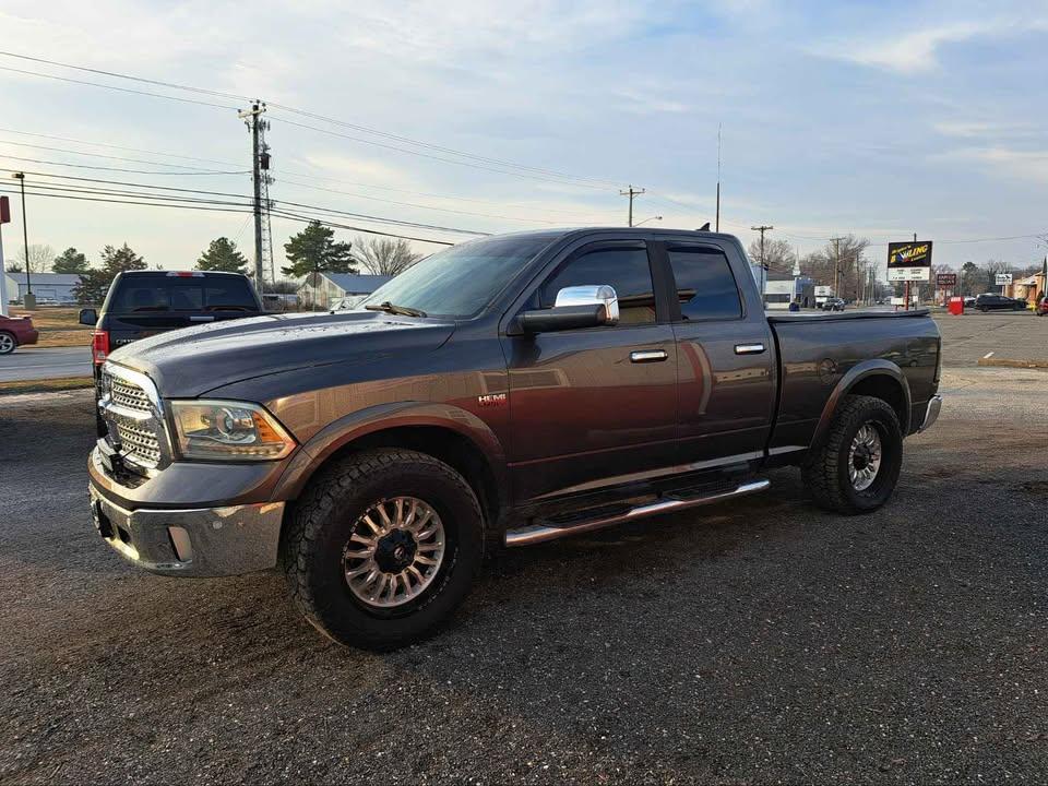 RAM 1500 Laramie Quad Cab 2WD 2015