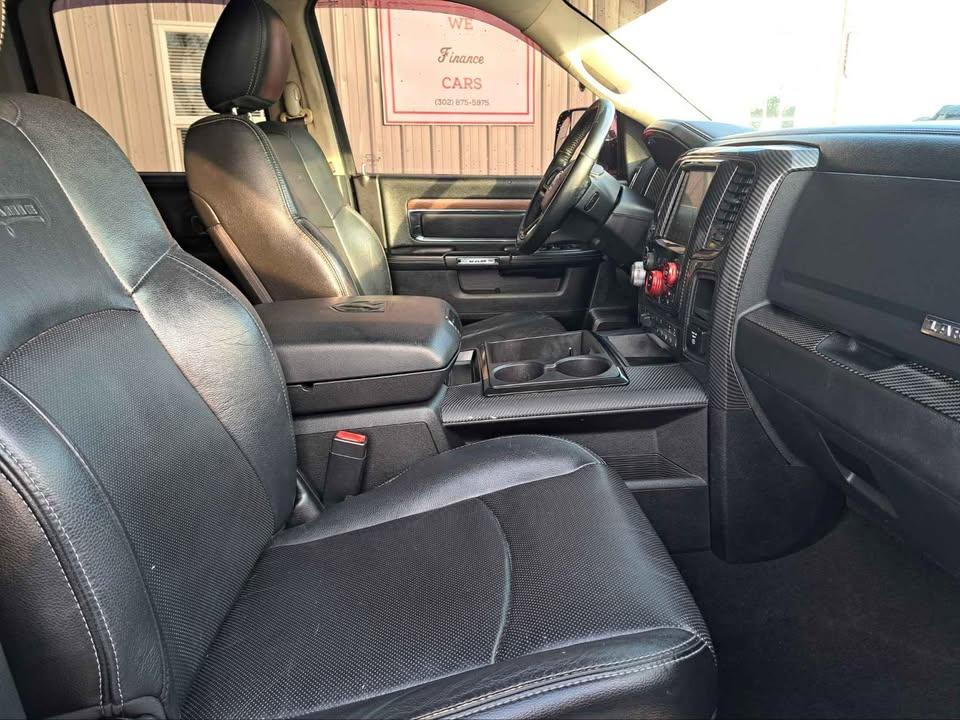 RAM 1500 Laramie Quad Cab 2WD 2015