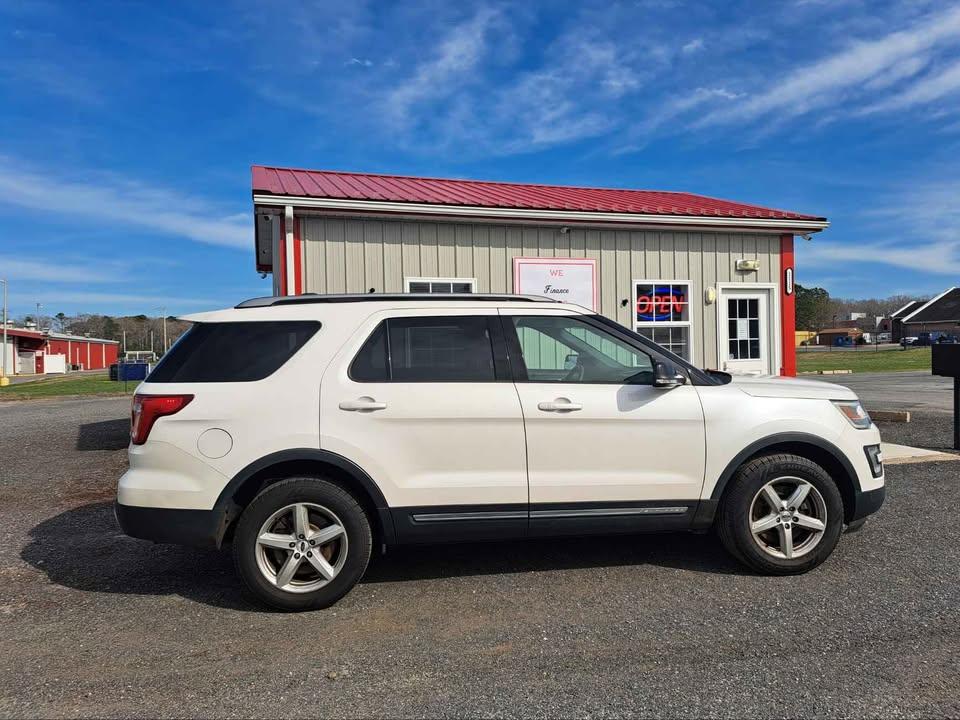 Ford Explorer XLT 4WD 2017