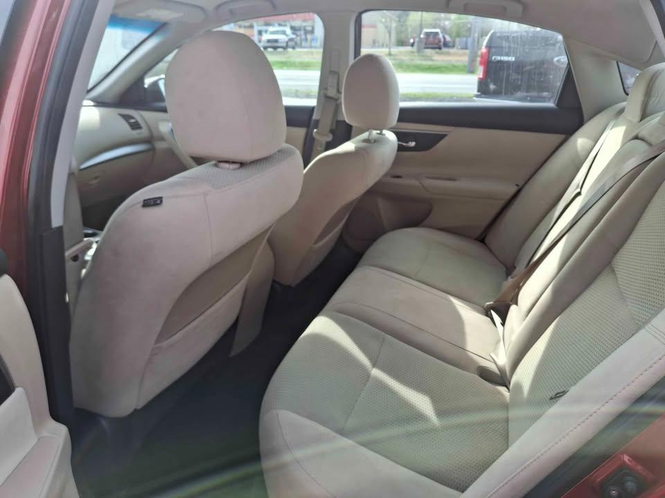 Nissan Altima 2.5 SV 2015