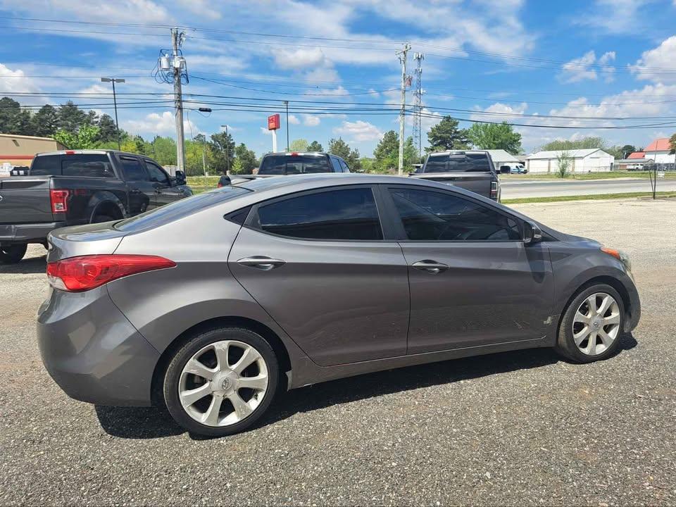 Hyundai Elantra Limited 2011