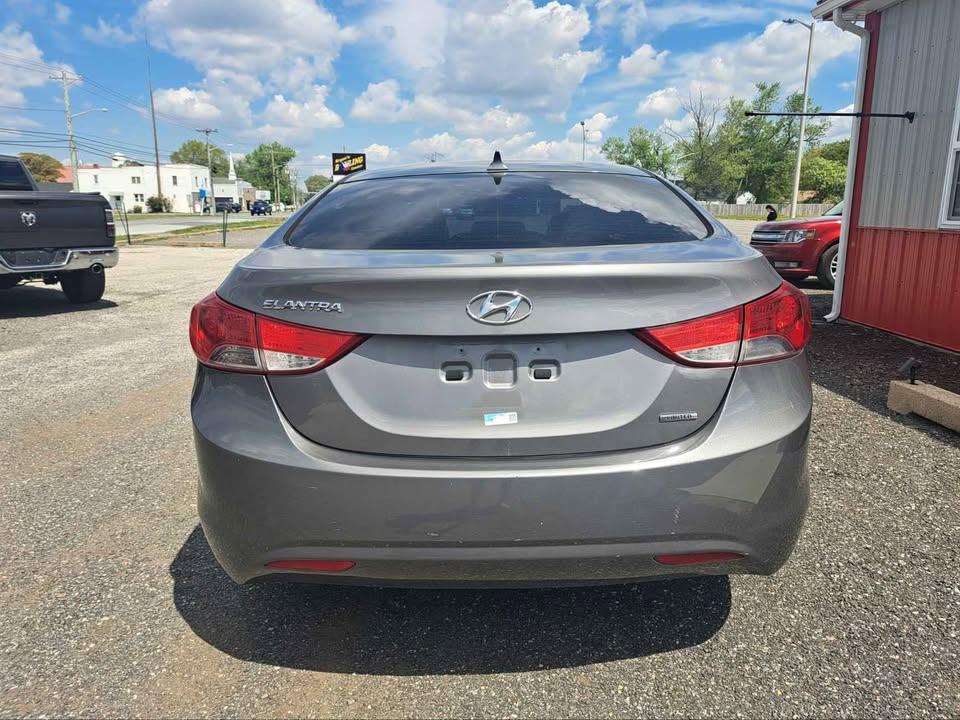 Hyundai Elantra Limited 2011