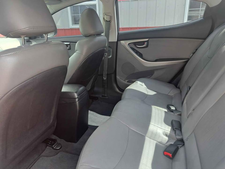 Hyundai Elantra Limited 2011