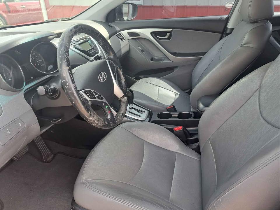 Hyundai Elantra Limited 2011