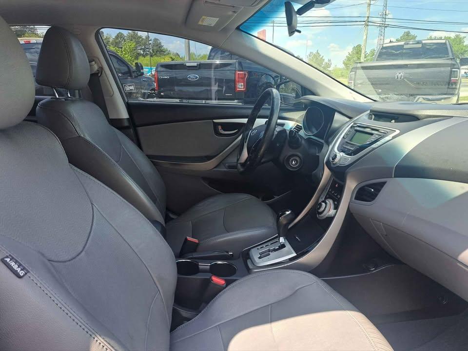 Hyundai Elantra Limited 2011