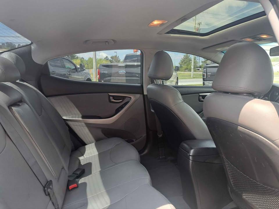 Hyundai Elantra Limited 2011