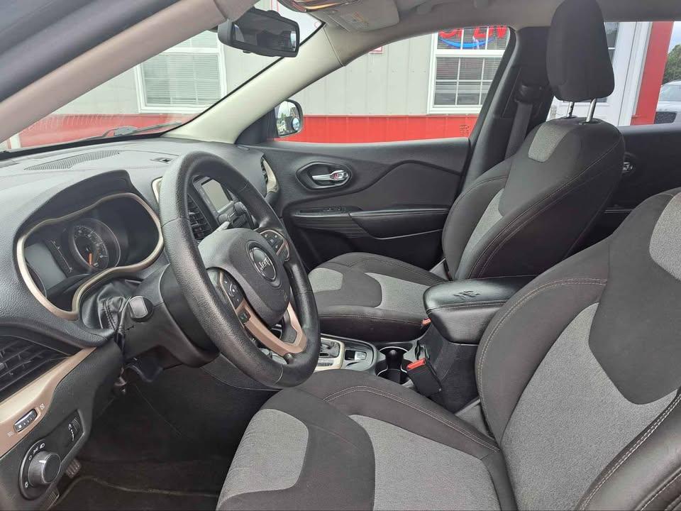 Jeep Cherokee Sport 4WD 2015