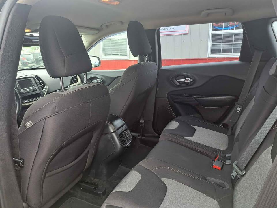 Jeep Cherokee Sport 4WD 2015