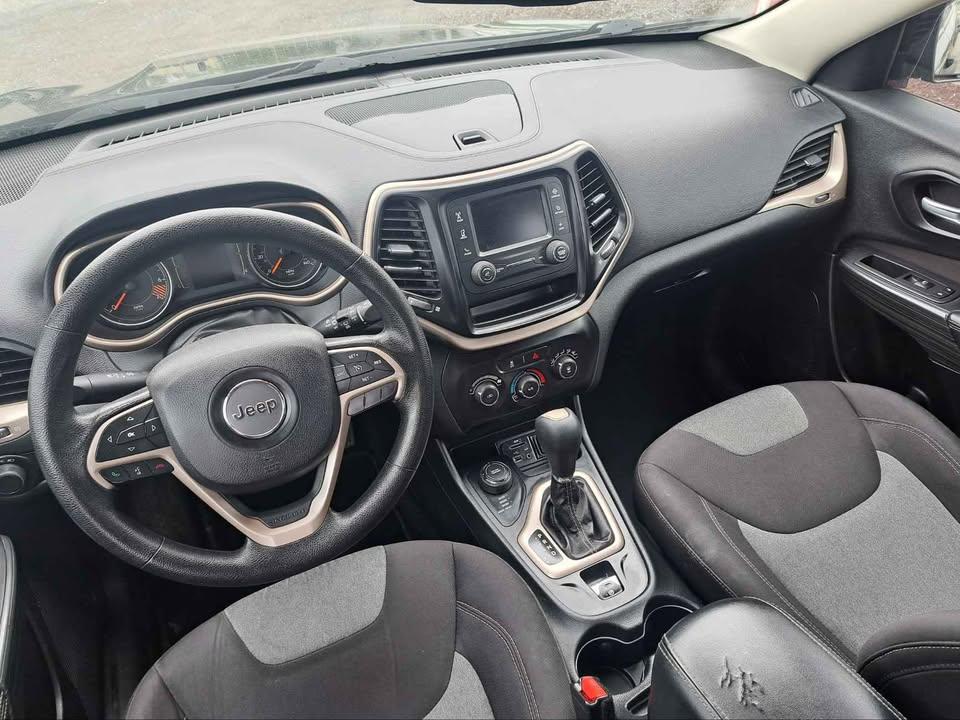 Jeep Cherokee Sport 4WD 2015