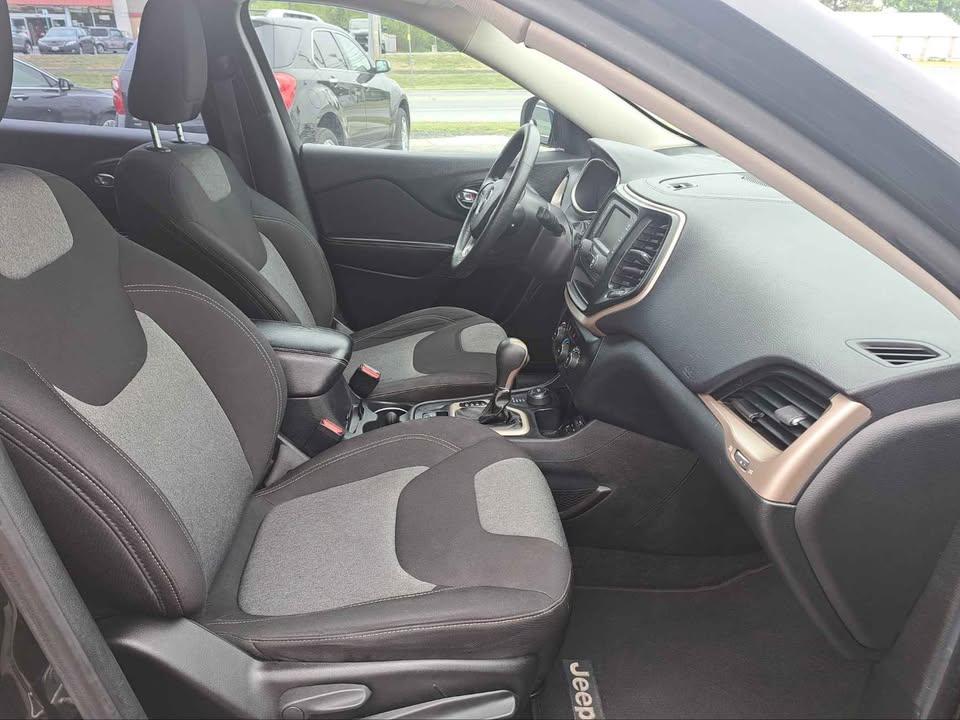 Jeep Cherokee Sport 4WD 2015