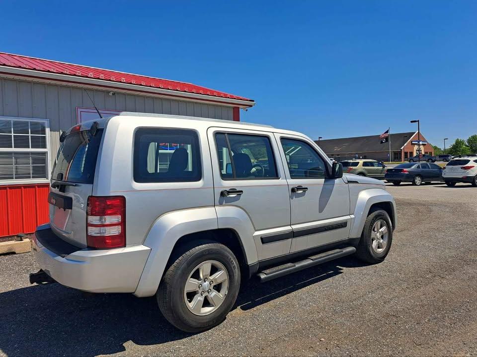 Jeep Liberty Sport 4WD 2011