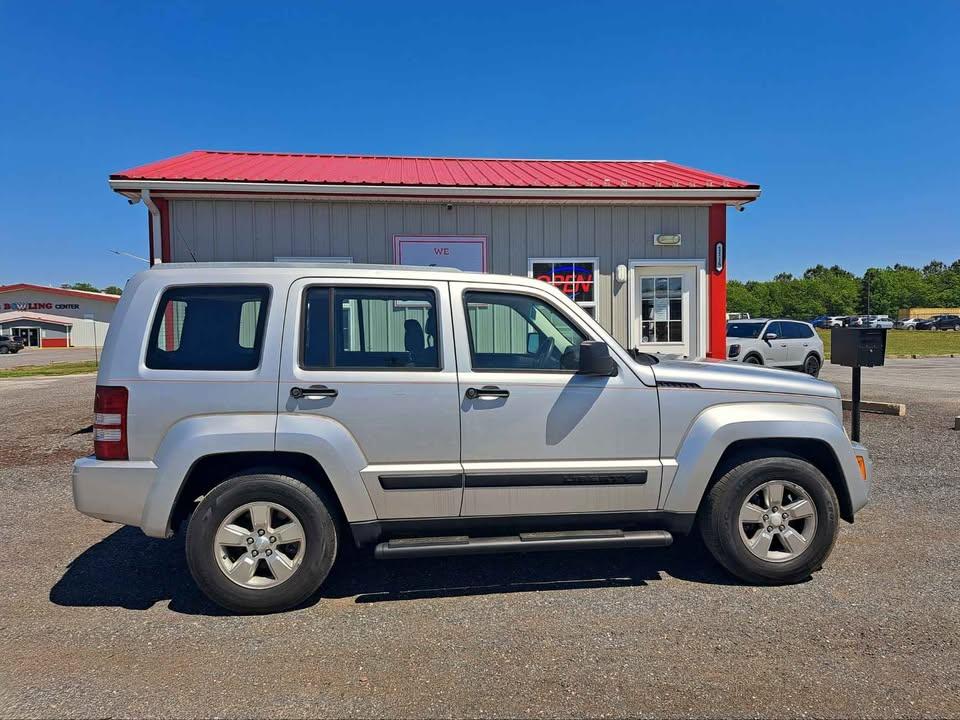 Jeep Liberty Sport 4WD 2011