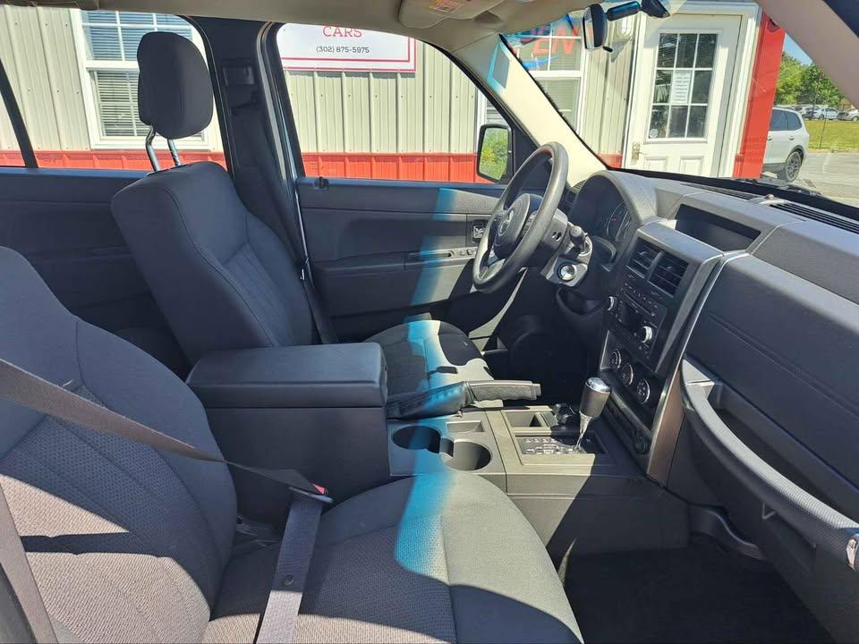 Jeep Liberty Sport 4WD 2011