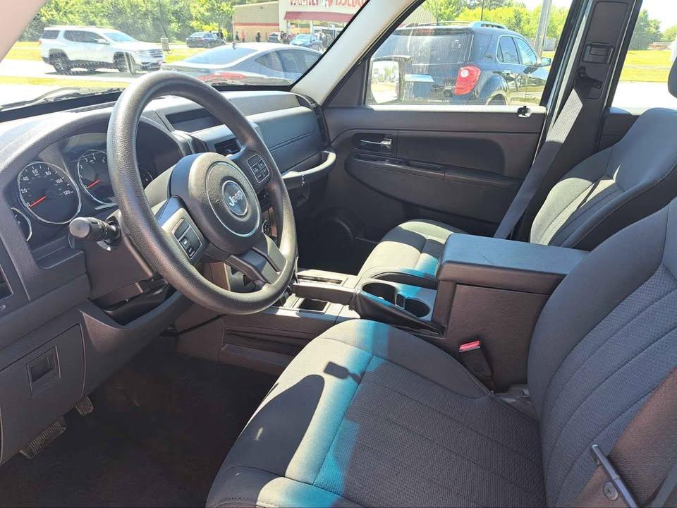 Jeep Liberty Sport 4WD 2011