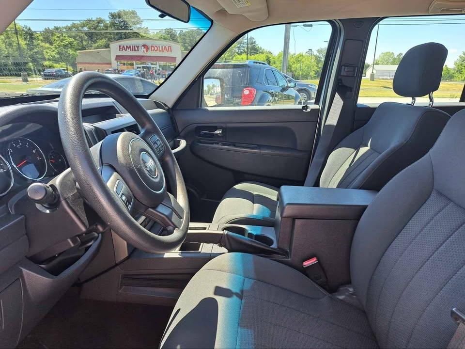 Jeep Liberty Sport 4WD 2011