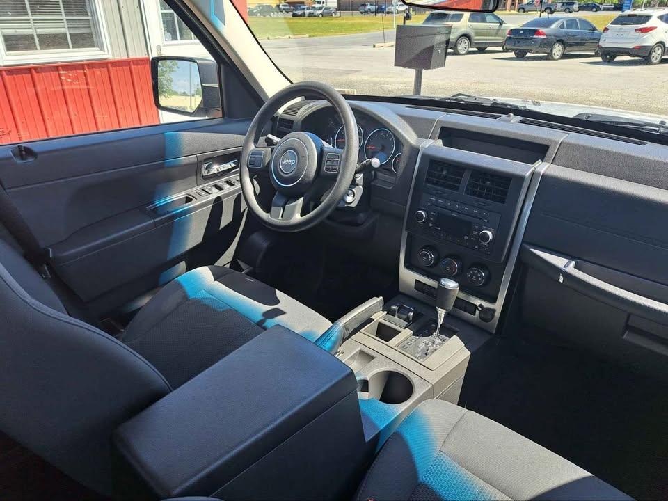 Jeep Liberty Sport 4WD 2011