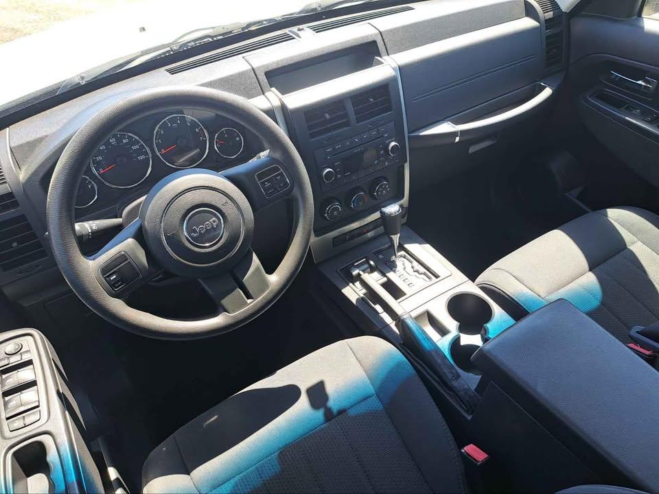 Jeep Liberty Sport 4WD 2011
