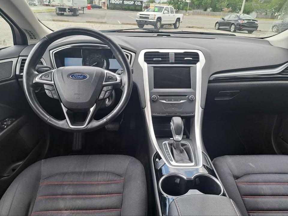 Ford Fusion SE 2015