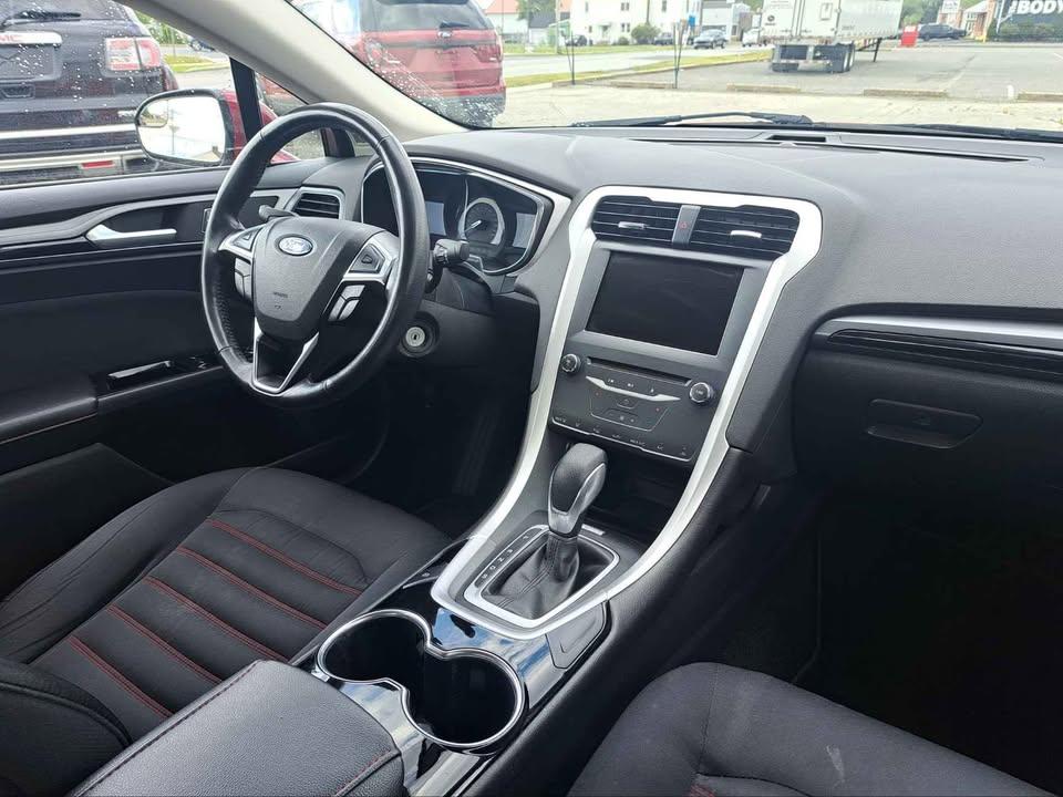 Ford Fusion SE 2015
