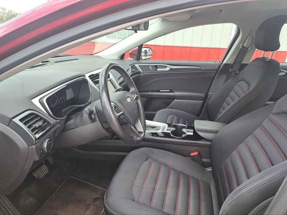 Ford Fusion SE 2015