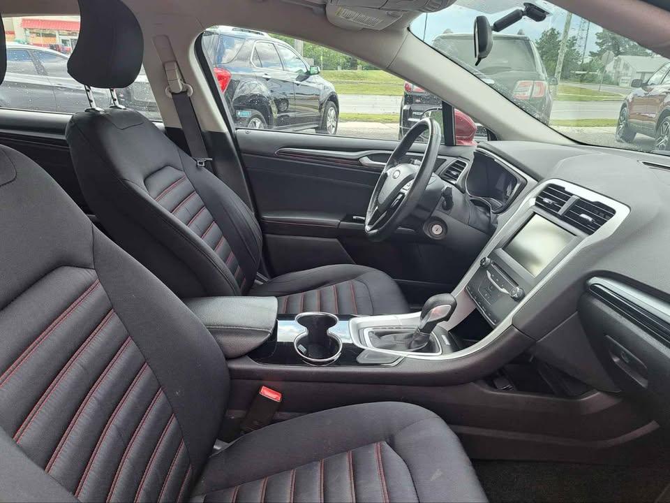 Ford Fusion SE 2015
