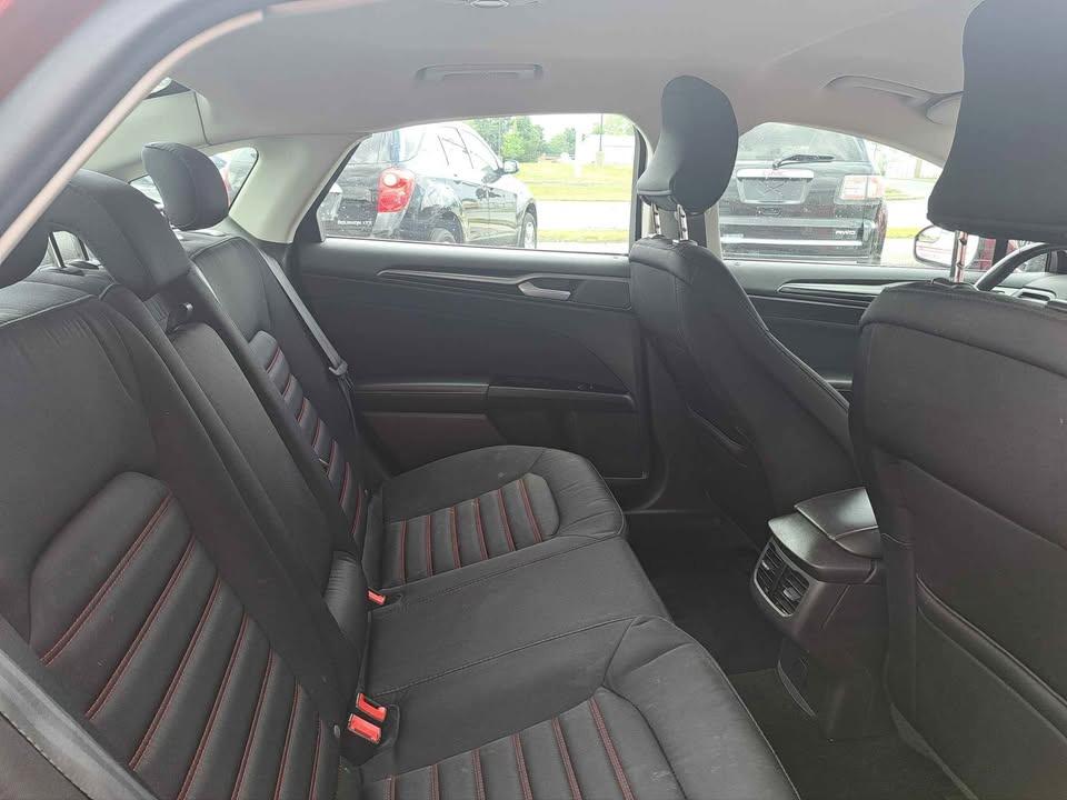 Ford Fusion SE 2015