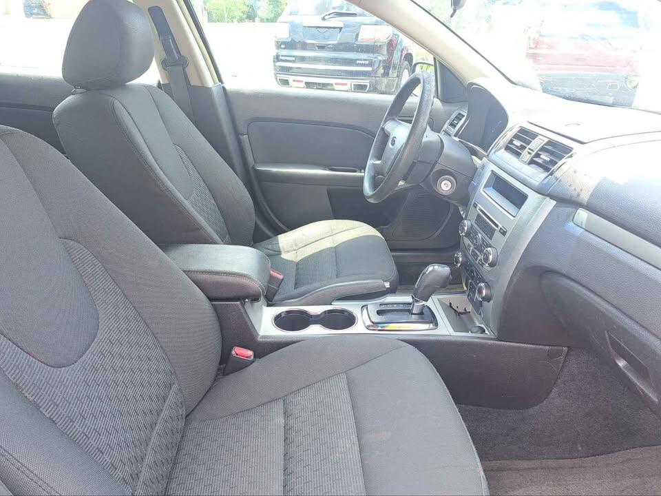 Ford Fusion I4 SE 2011