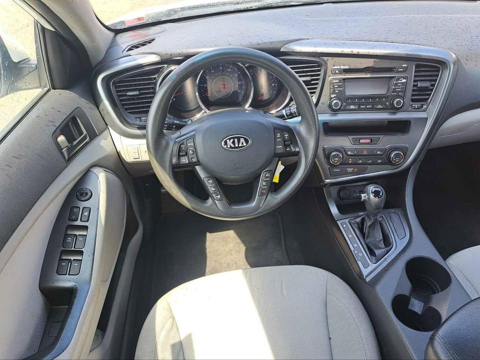 Kia Optima LX MT 2013