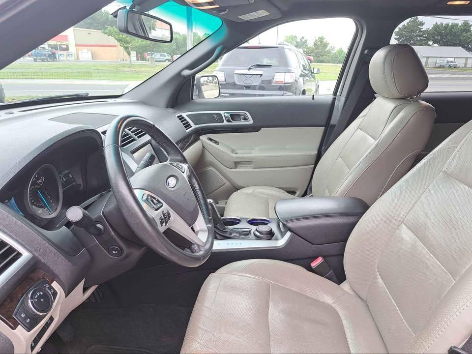 Ford Explorer Limited 4WD 2011
