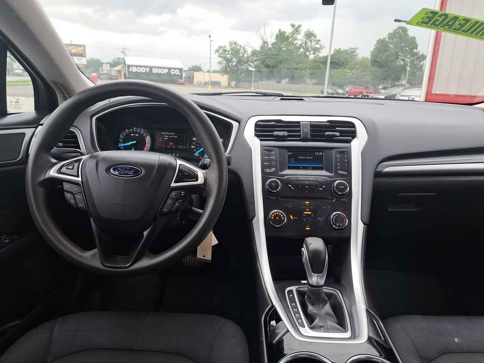 Ford Fusion SE 2015