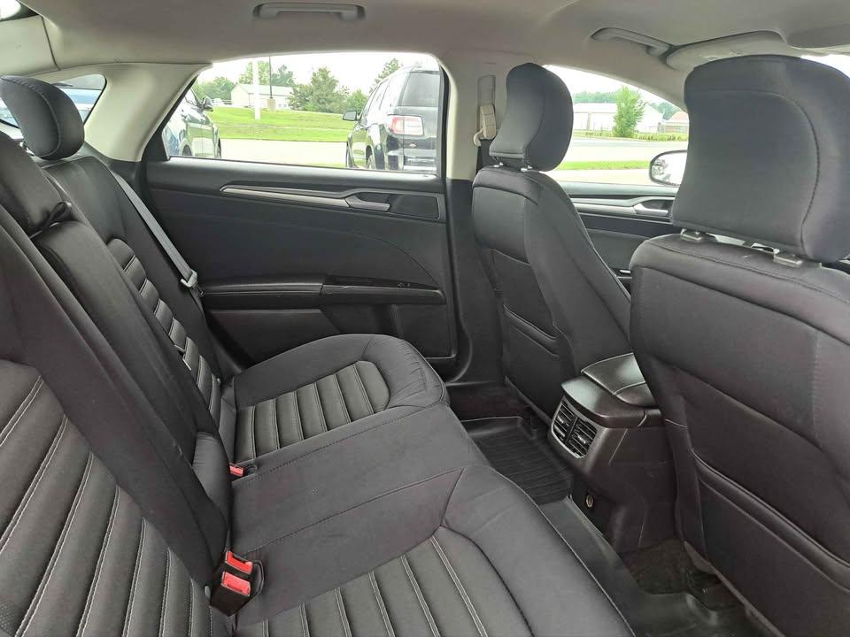 Ford Fusion SE 2015
