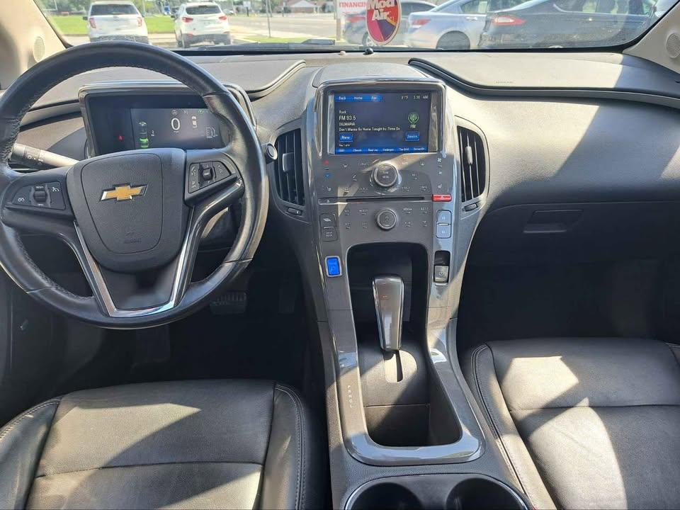 Chevrolet Volt Premium w/ Navigation & LEP 2013